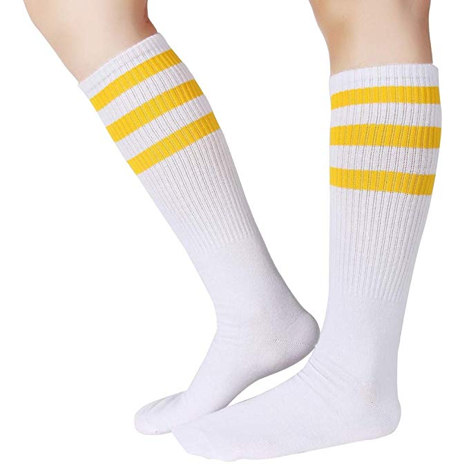 How to Dress Like Cheryl Blossom 20 southside-serpents-socks