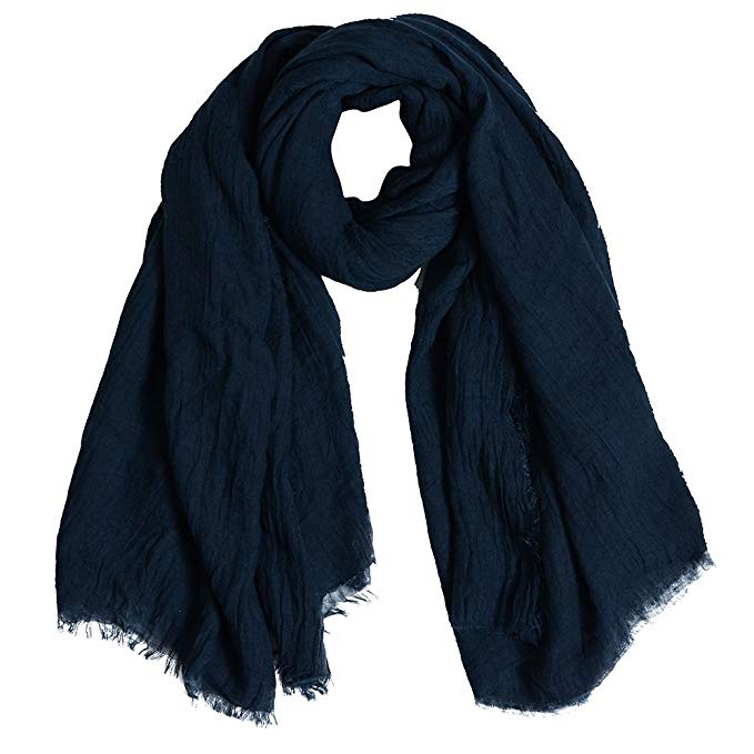 How to Dress Like Malorie Hayes 16 bullock-puffer-scarf