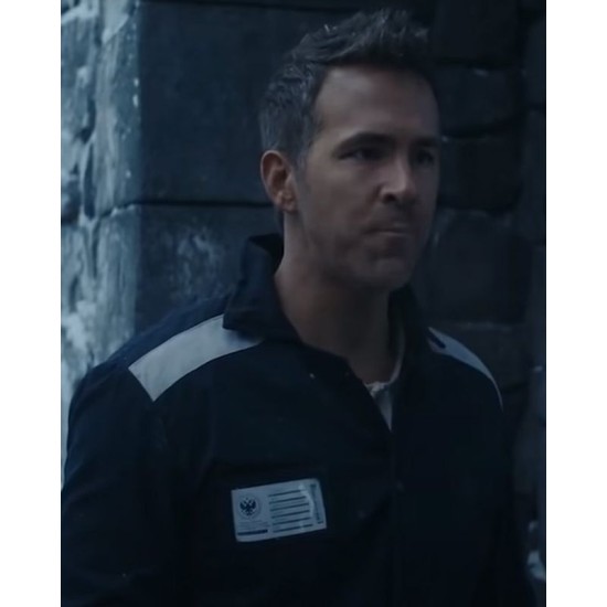Red Notice 2021 Ryan Reynolds Prisoner Jacket