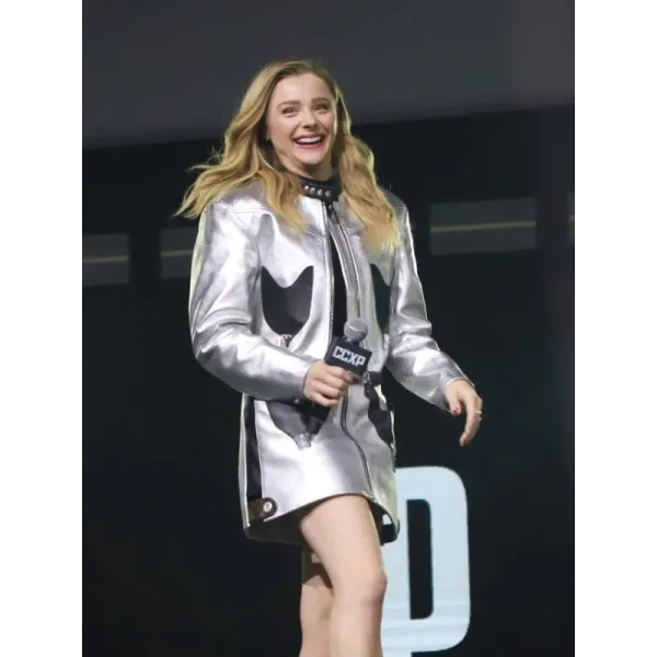 CCXP 2022 Chloe Moretz Silver Jacket CCXP 2022 Chloe Moretz Silver Jacket