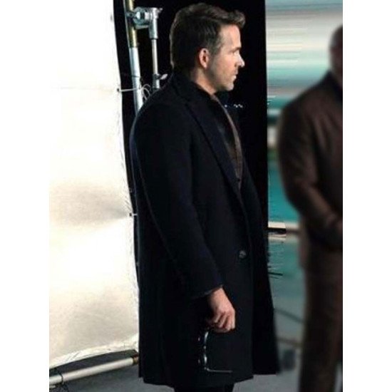 Ryan Reynolds Red Notice Black Coat