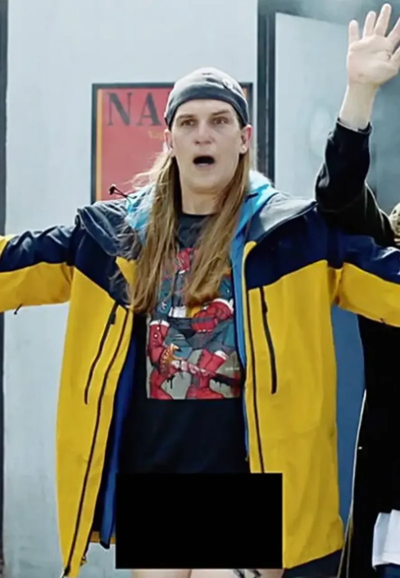 jason mewes yellow and black jacket