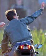 tom cruise top gun 2 green jacket