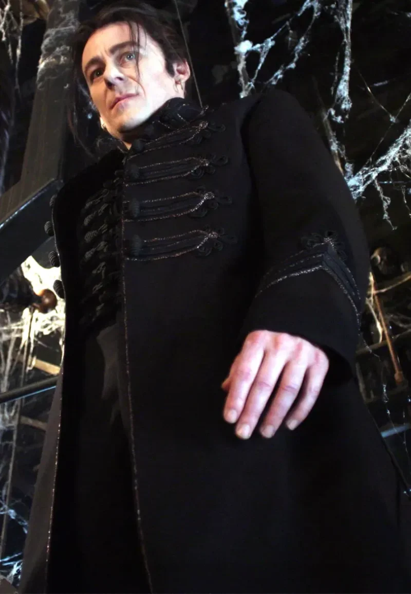 van helsing richard roxburgh trench coat