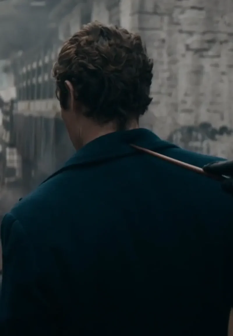 callum turner the secrets of dumbledore coat