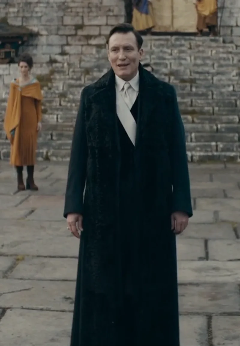 the secrets of dumbledore black coat