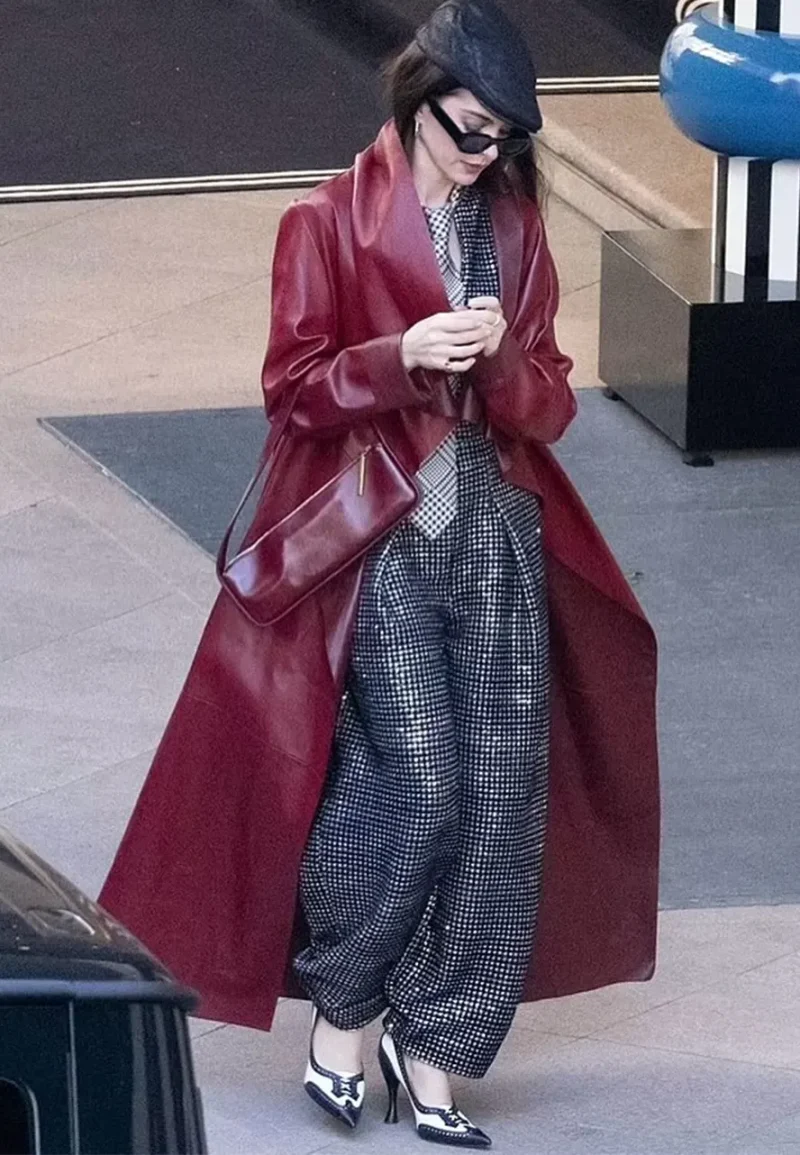 anne hathaway coat