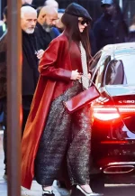 anne hathaway red coat