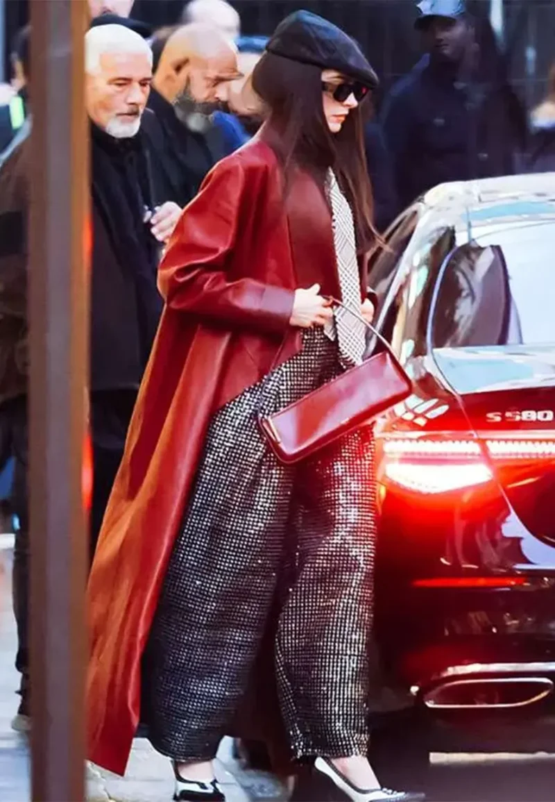 anne hathaway red coat