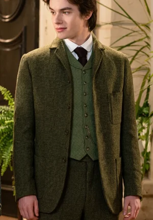 enola holmes 2 green coat