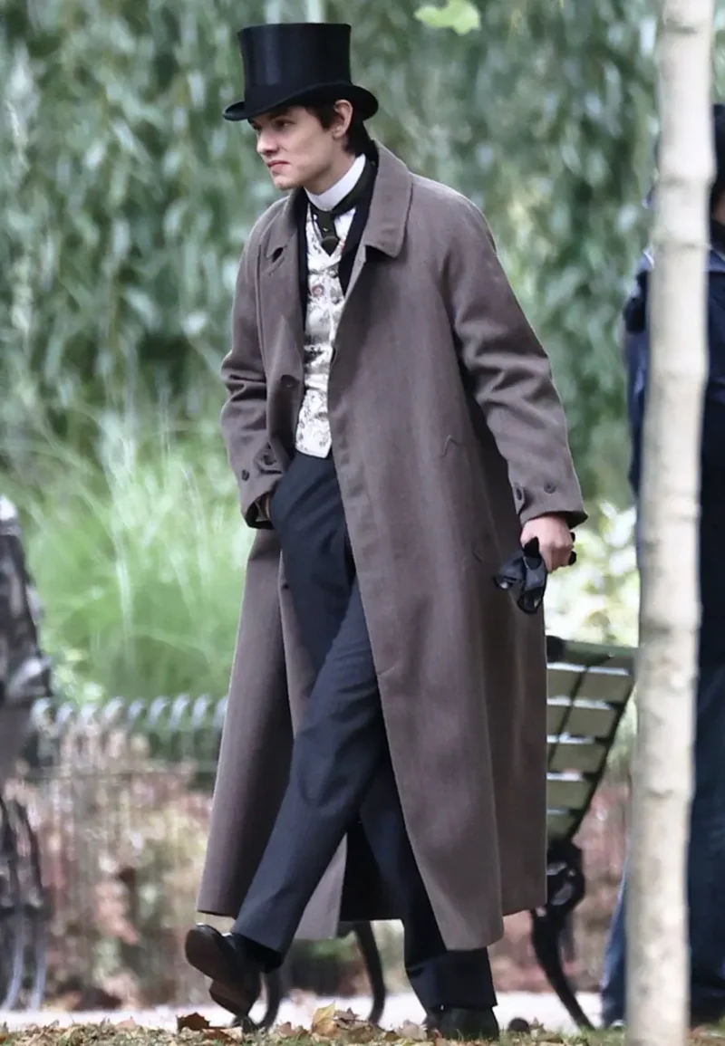 louis partridge coat