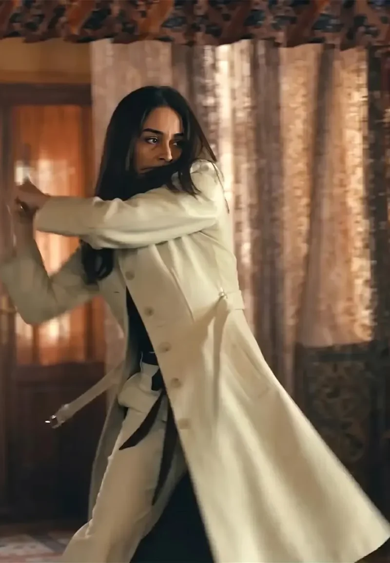 ponies emilia clarke white trench coat