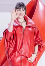 seoul premiere anne hathaway jacket