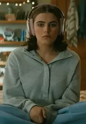 hannah wells grey sweatshirt