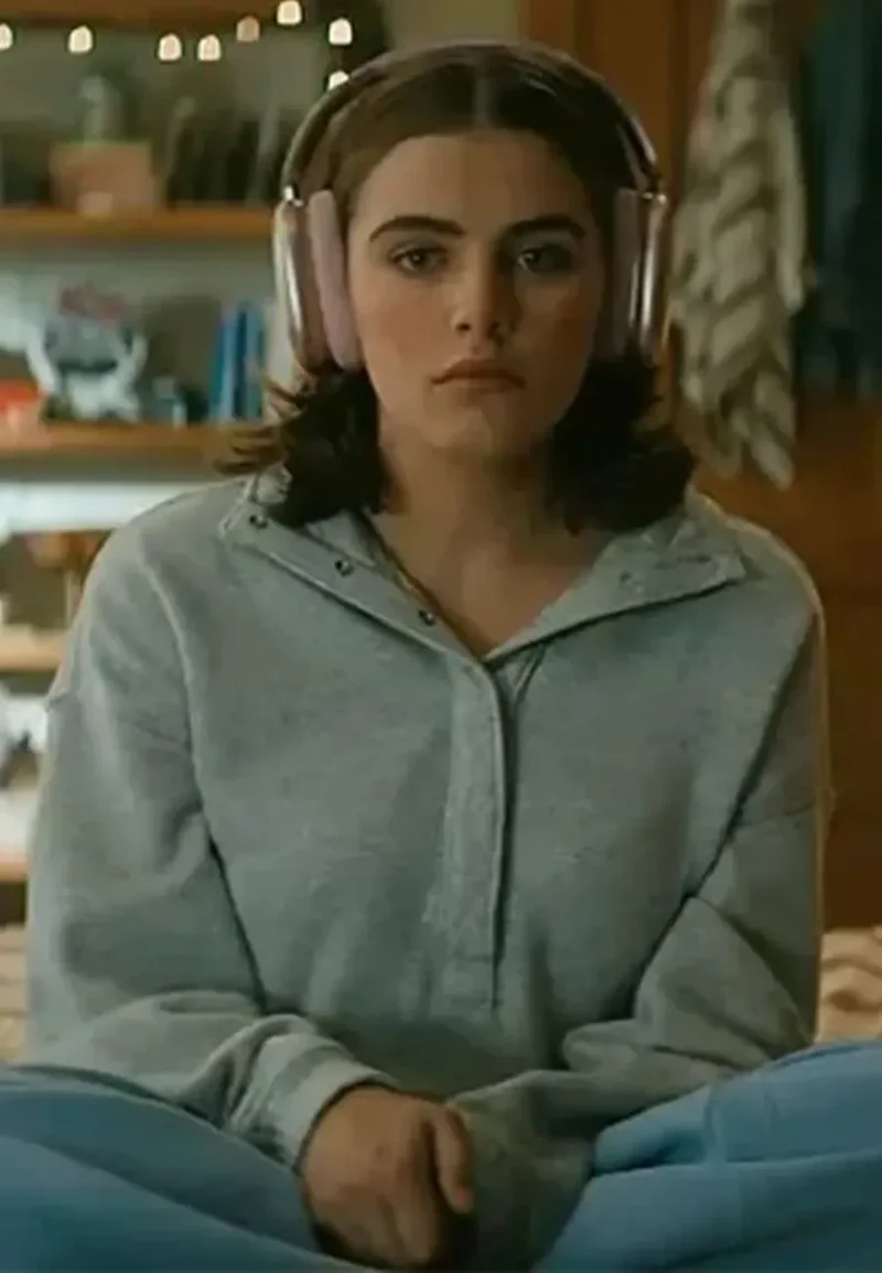 hannah-wells-grey-sweatshirt hannah wells grey sweatshirt