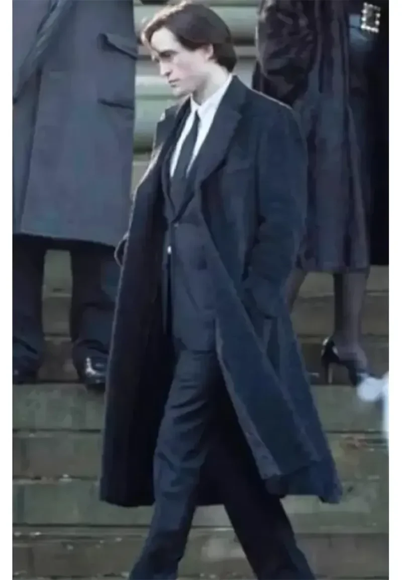 the batman robert pattinson bruce wayne coat