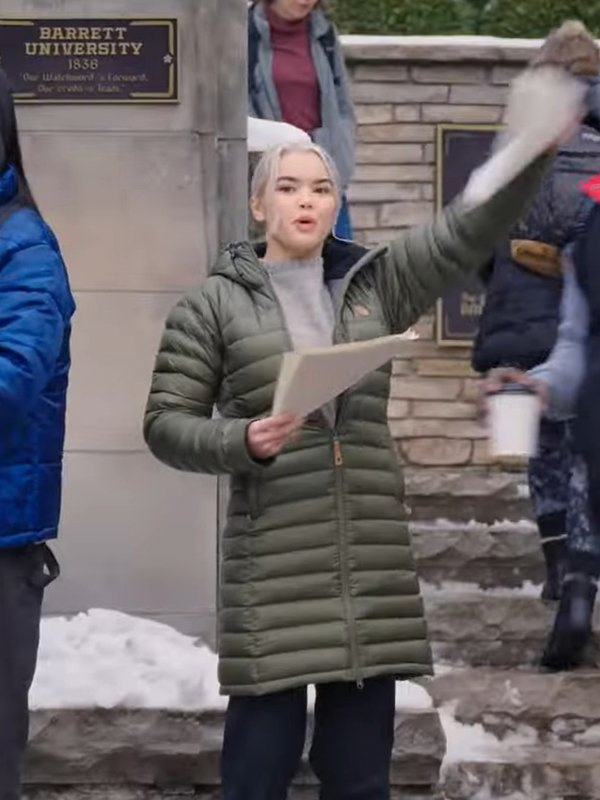 1up-2022-paris-berelc-green-puffer-coat-1.webp