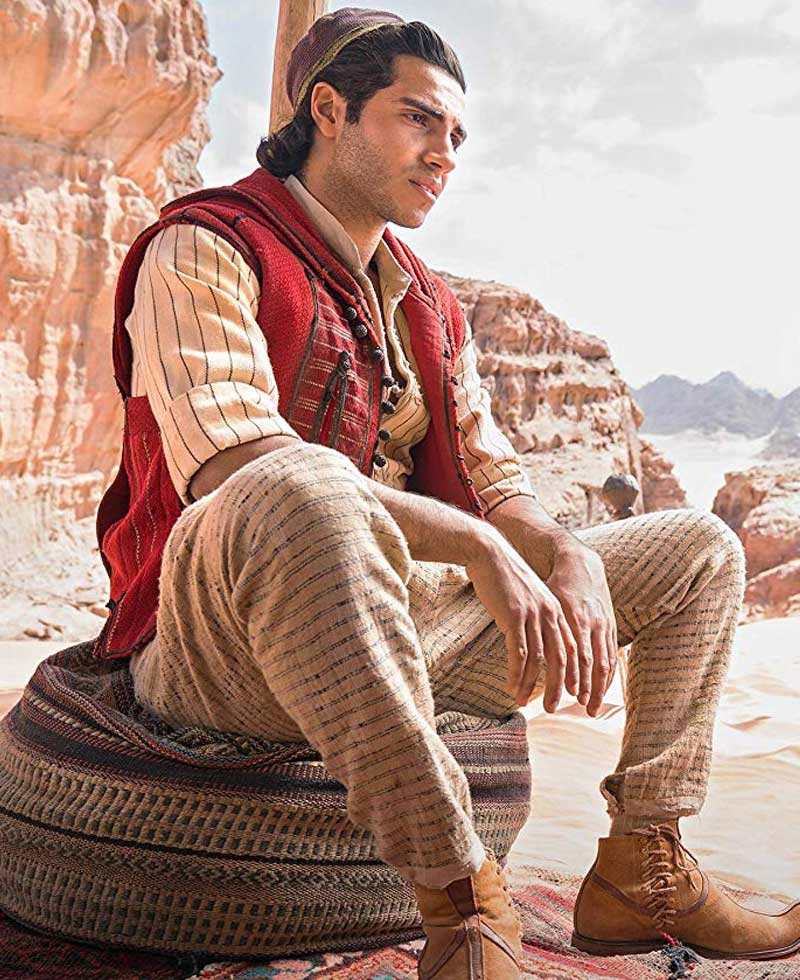 aladdin-red-vest-with-hood.webp