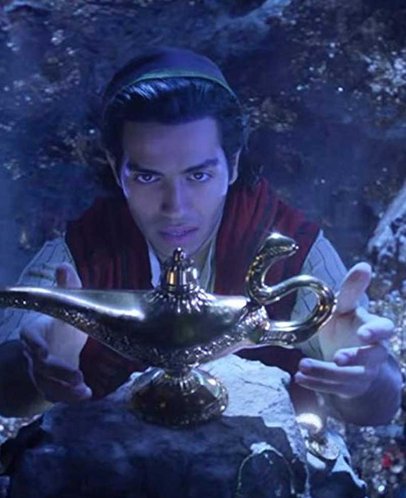 aladdin-red-with-hood.webp
