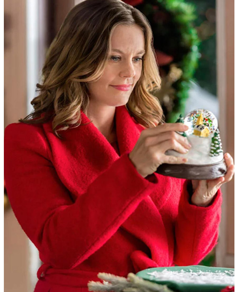 ashley-christmas-in-evergreen-wool-coat.webp