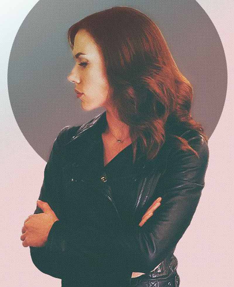 scarlett-johansson-leather-jacket.jpg