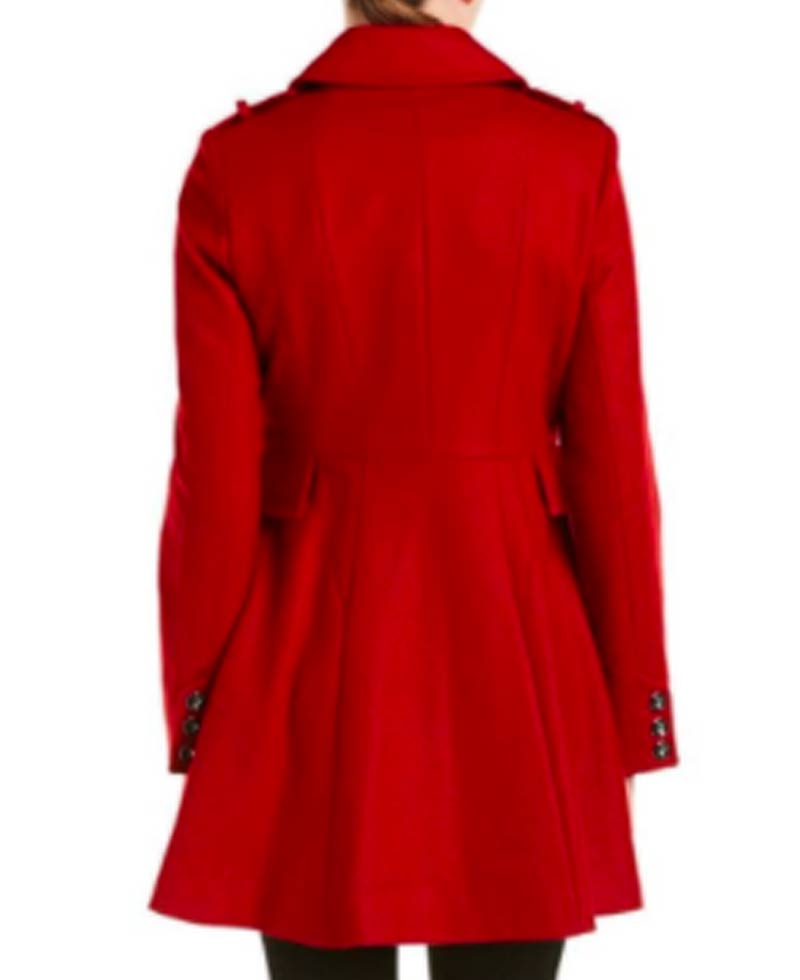 elizabeth-christmas-pemberley-manor-coat.jpg