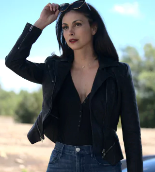 last-looks-2022-morena-baccarin-jacket-1.webp last looks 2022 morena baccarin jacket 1