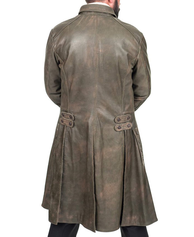 sam-heughan-outlander-jamie-fraser-coat.jpg