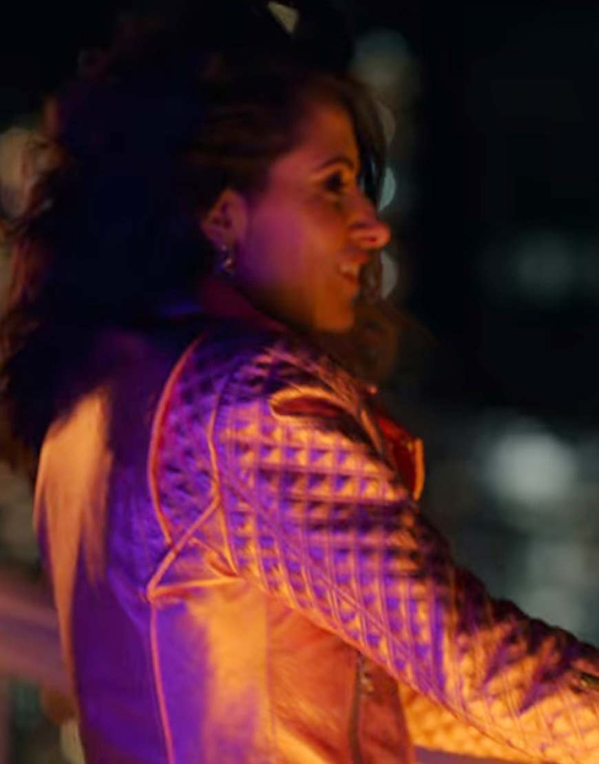 billie-connelly-sexlife-2021-sarah-shahi-pink-jacket.webp