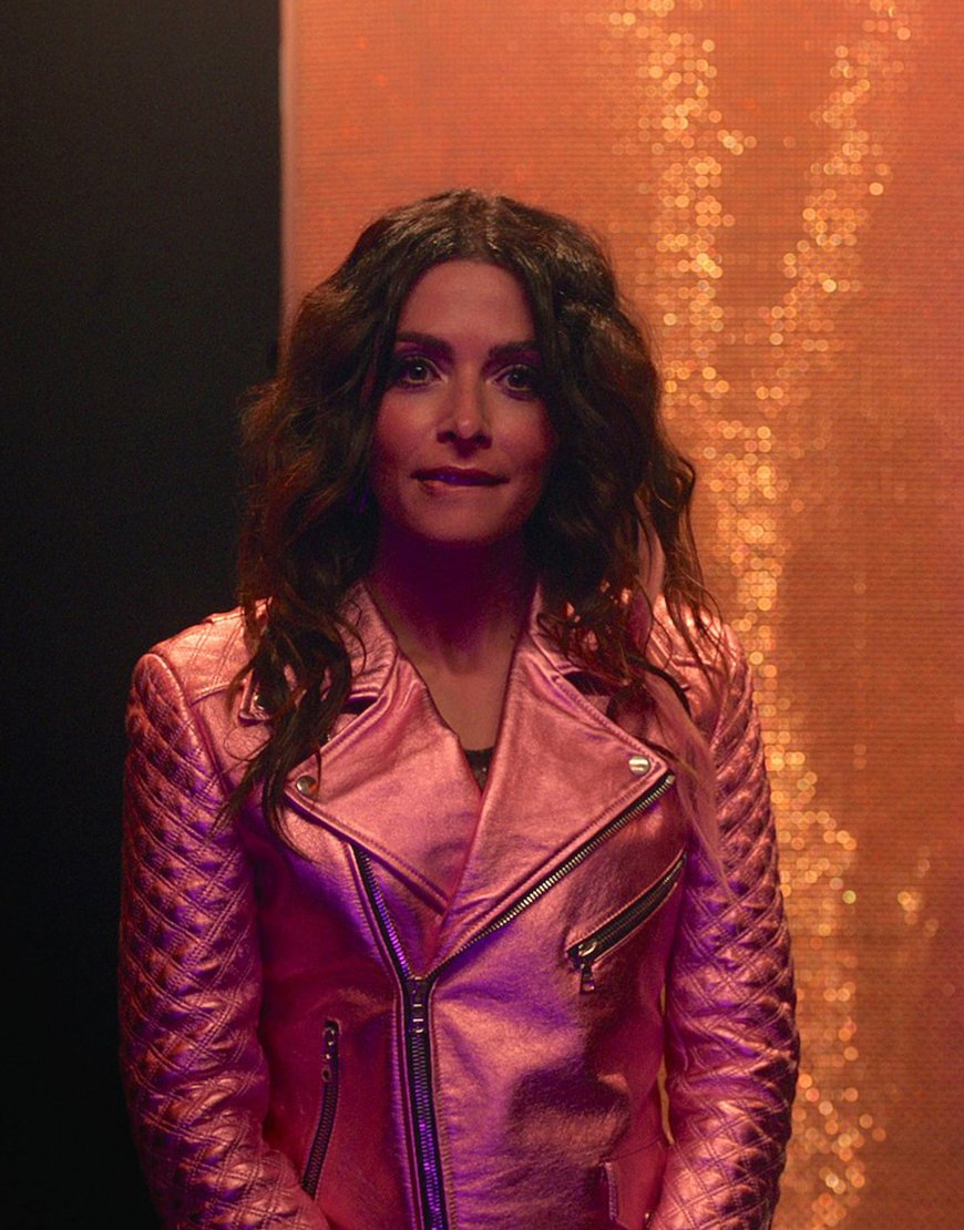 sexlife-2021-sarah-shahi-pink-jacket.webp