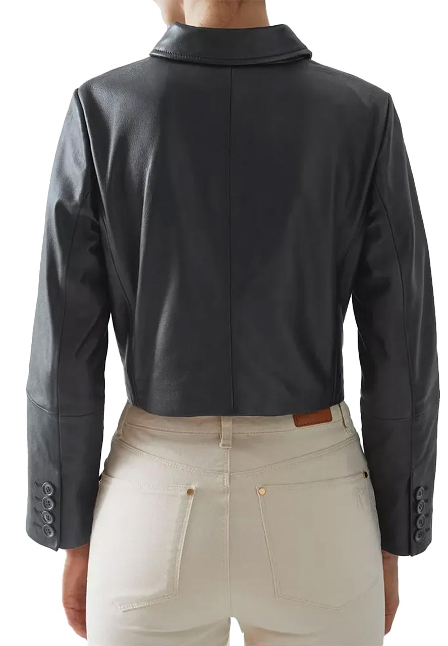 jenna-ortega-jacket.jpg